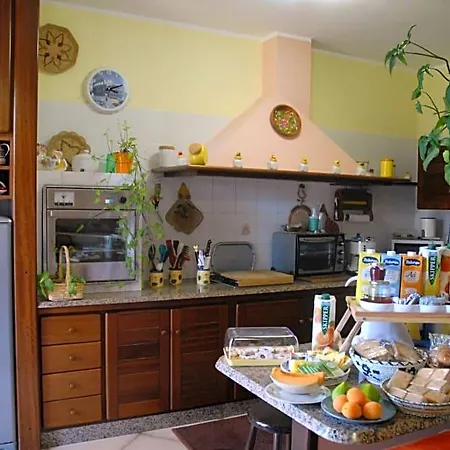 Alojamento de Acomodação e Pequeno-almoço Fra E Fe *